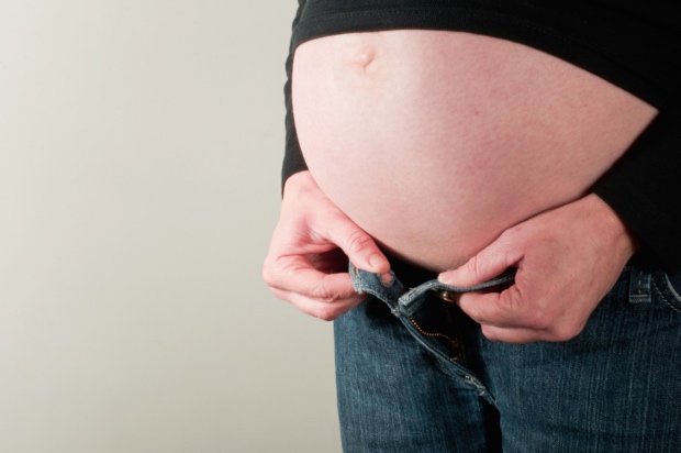 4 riscuri de a nu purta haine de gravidă atunci când ești gravidă miruna ioani